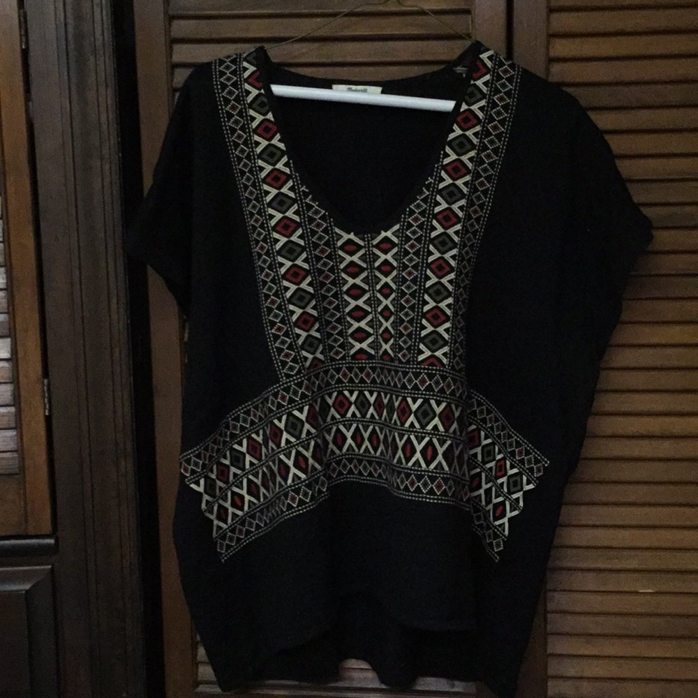 🖤 Embroidered Madewell top